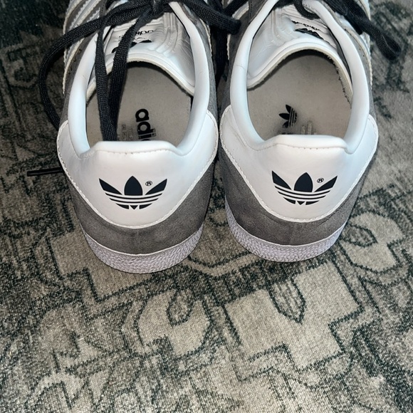 Adidas men’s Gazelle Sneakers size 8 - Picture 8 of 9